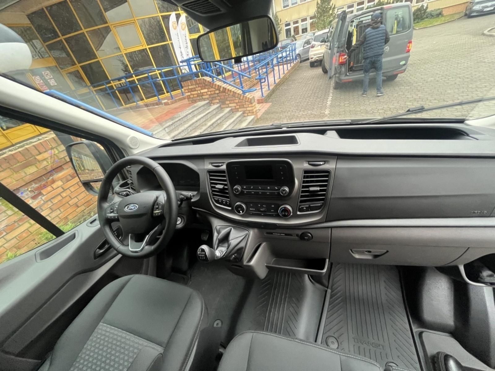 Zdjęcie w galerii na portalu naszraciborz.pl: Nowy samochód dla DPS Złota Jesień w Raciborzu wiadomości z regionu