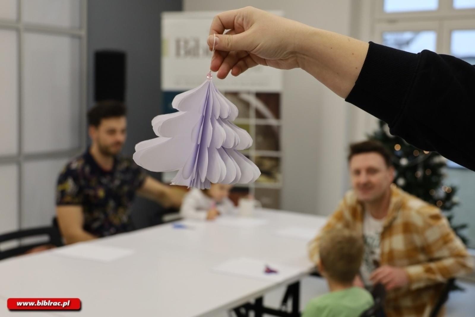 Zdjęcie w galerii na portalu naszraciborz.pl: Świąteczne warsztaty w Klubie Ojca wiadomości z regionu