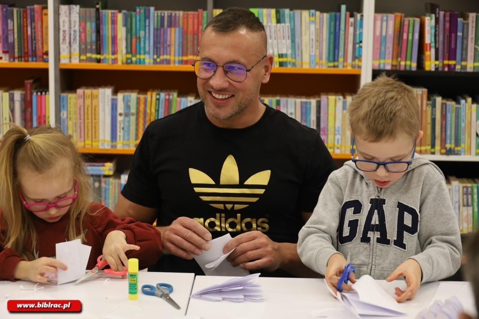 Zdjęcie w galerii na portalu naszraciborz.pl: Świąteczne warsztaty w Klubie Ojca wiadomości z regionu