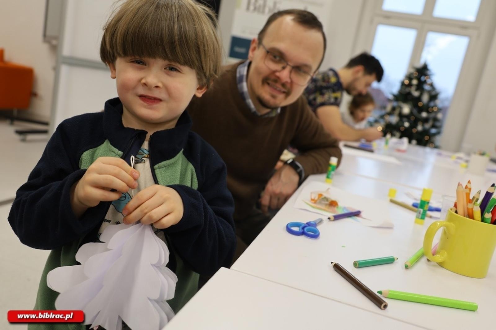 Zdjęcie w galerii na portalu naszraciborz.pl: Świąteczne warsztaty w Klubie Ojca wiadomości z regionu