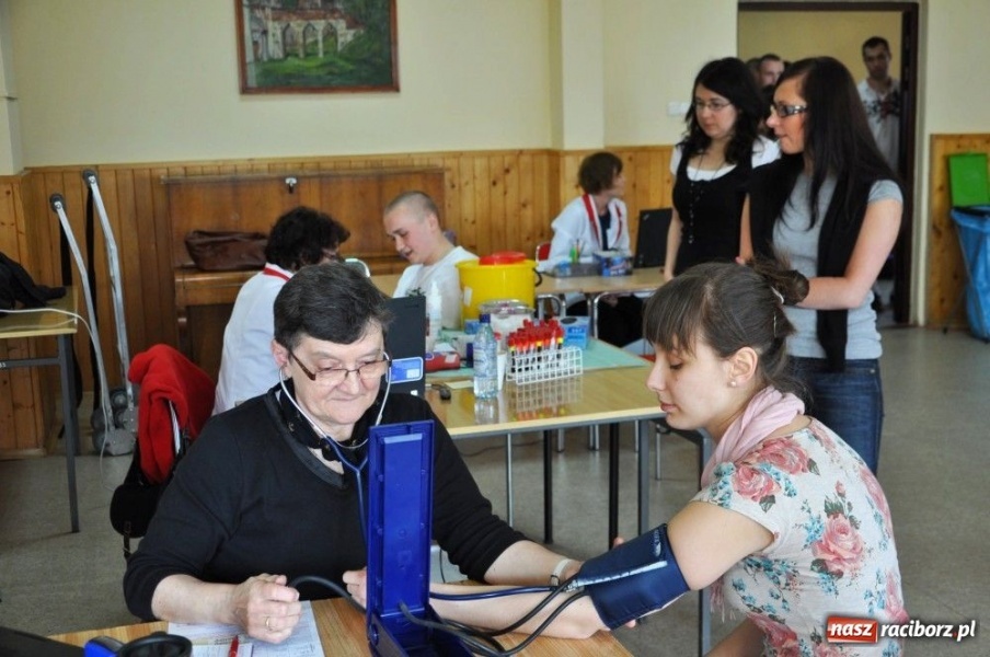Zdjęcie w galerii na portalu naszraciborz.pl: Prawie 23 litry krwi od studentów wiadomości z regionu