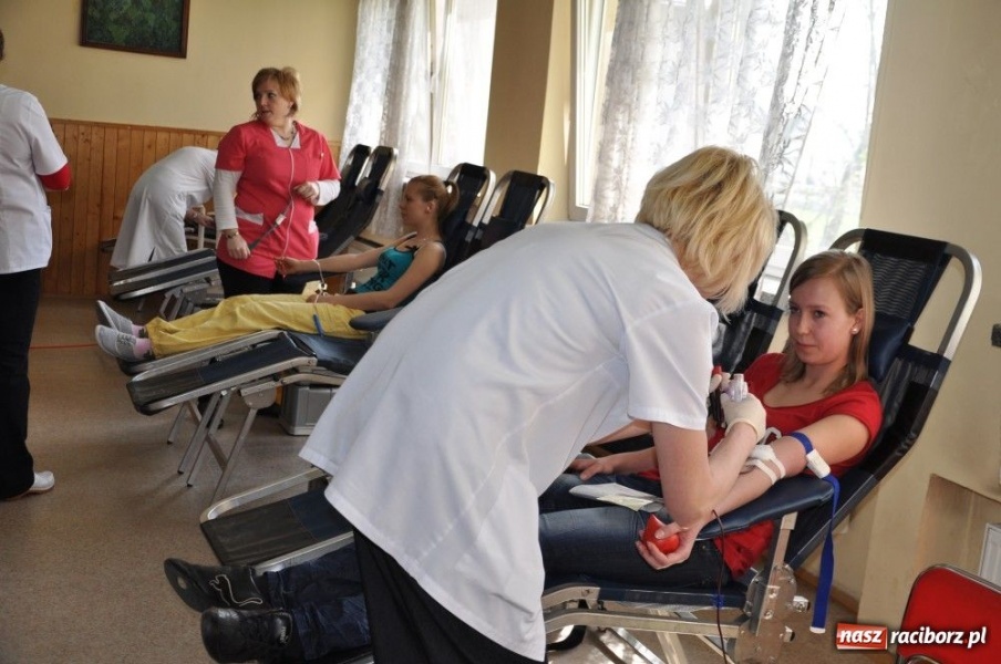 Zdjęcie w galerii na portalu naszraciborz.pl: Prawie 23 litry krwi od studentów wiadomości z regionu