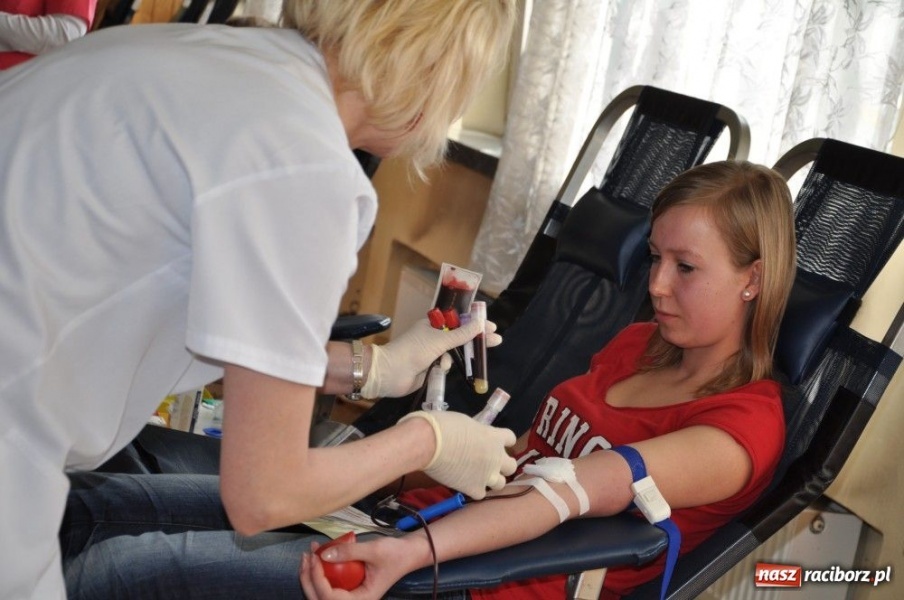 Zdjęcie w galerii na portalu naszraciborz.pl: Prawie 23 litry krwi od studentów wiadomości z regionu