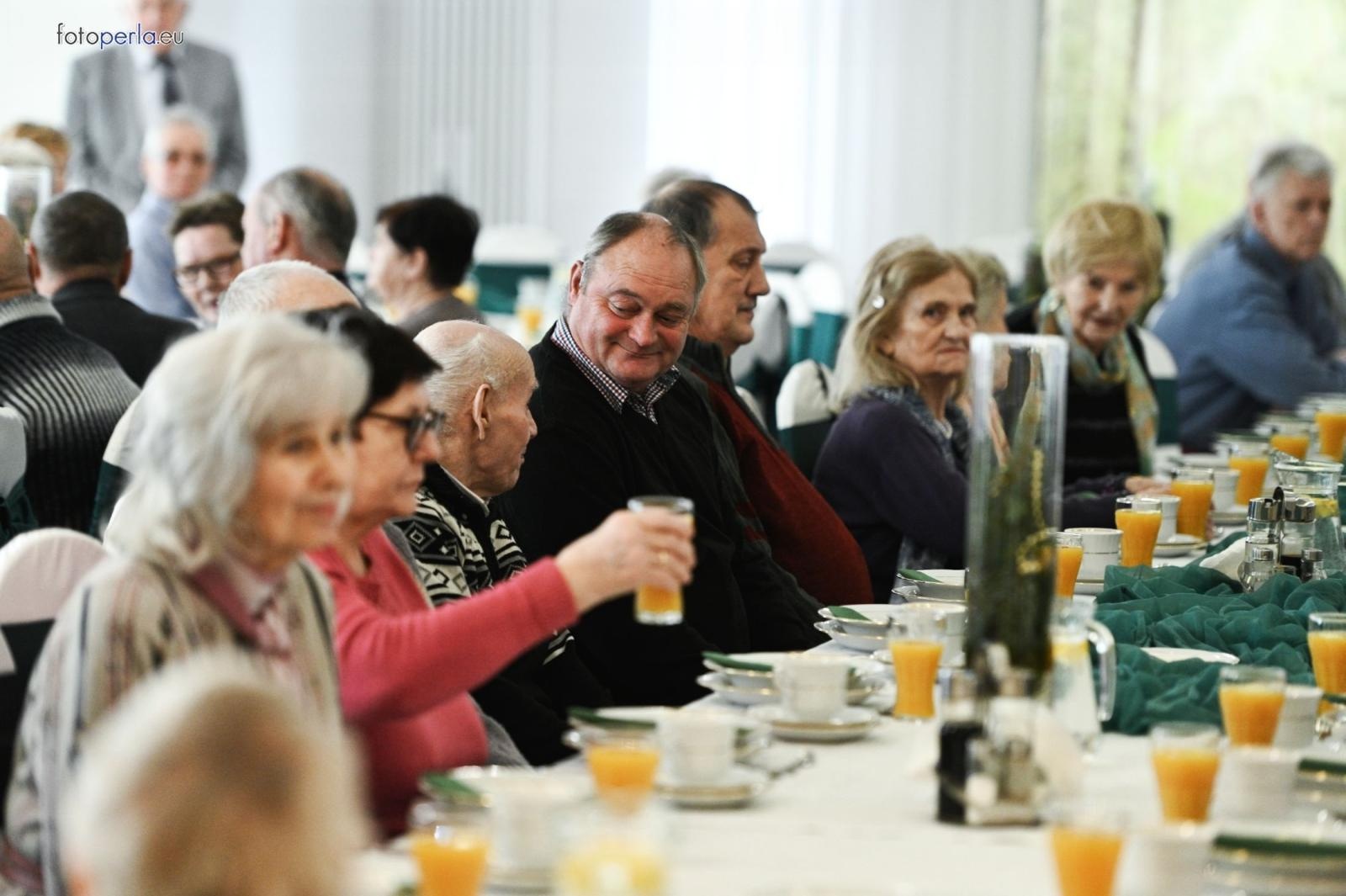 Zdjęcie w galerii na portalu naszraciborz.pl: Wigilia dla samotnych i potrzebujących mieszkańców gminy Krzanowice wiadomości z regionu
