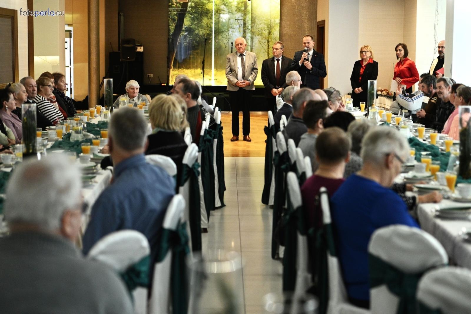 Zdjęcie w galerii na portalu naszraciborz.pl: Wigilia dla samotnych i potrzebujących mieszkańców gminy Krzanowice wiadomości z regionu