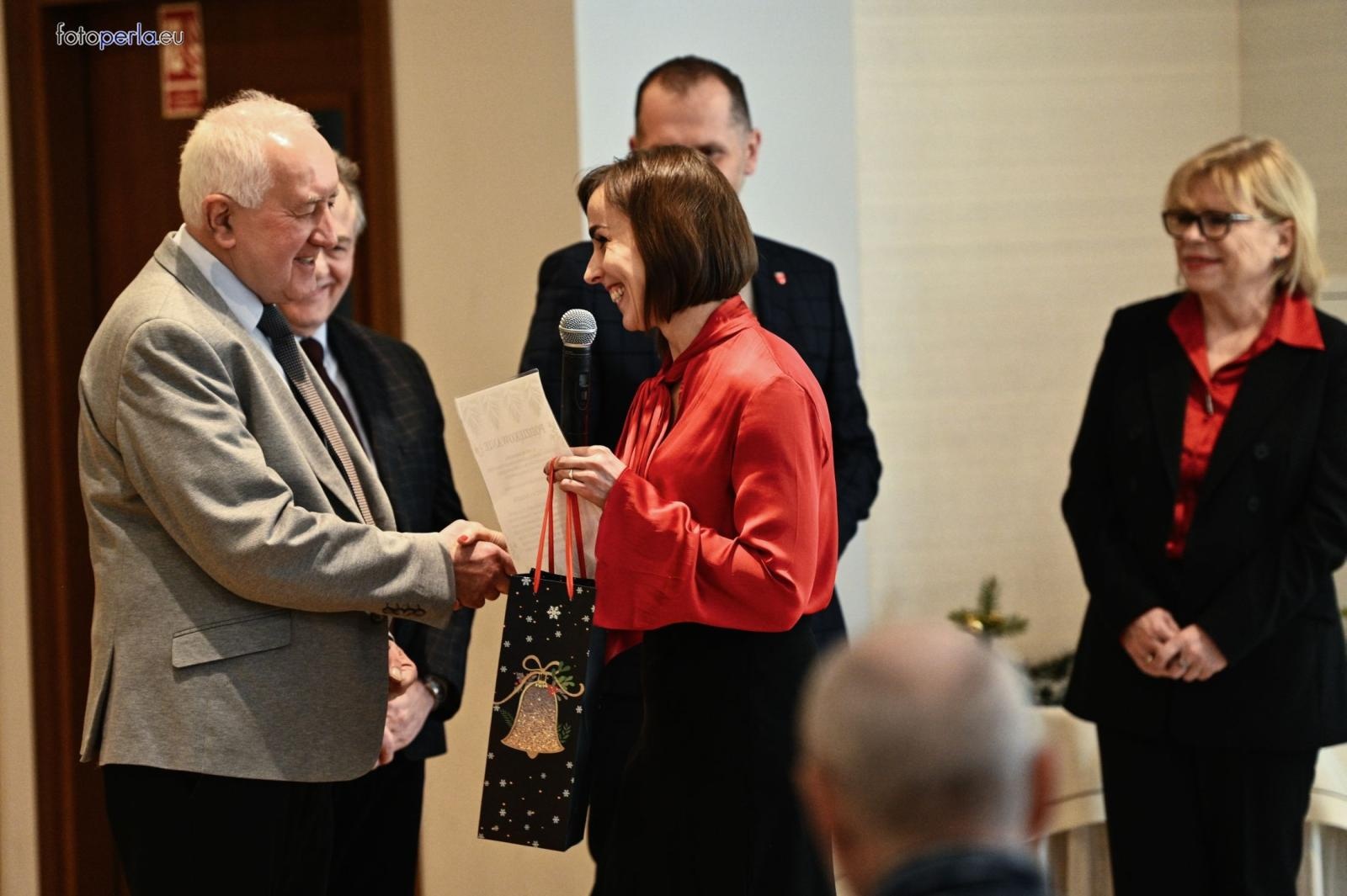 Zdjęcie w galerii na portalu naszraciborz.pl: Wigilia dla samotnych i potrzebujących mieszkańców gminy Krzanowice wiadomości z regionu