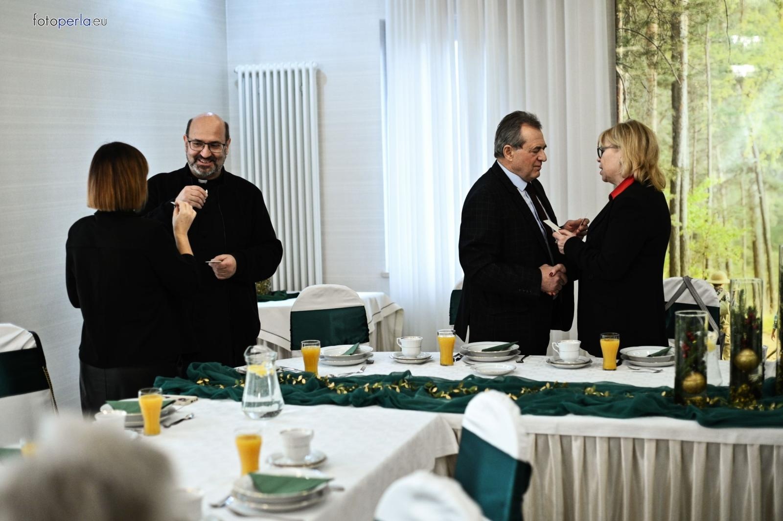 Zdjęcie w galerii na portalu naszraciborz.pl: Wigilia dla samotnych i potrzebujących mieszkańców gminy Krzanowice wiadomości z regionu