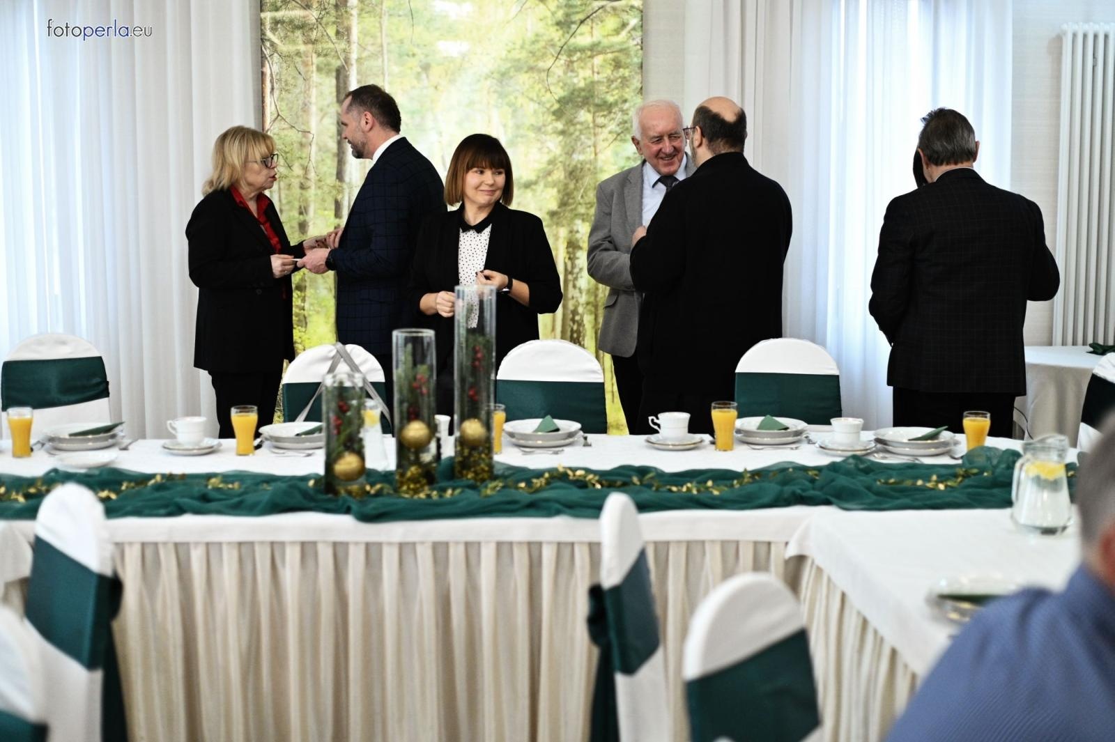 Zdjęcie w galerii na portalu naszraciborz.pl: Wigilia dla samotnych i potrzebujących mieszkańców gminy Krzanowice wiadomości z regionu