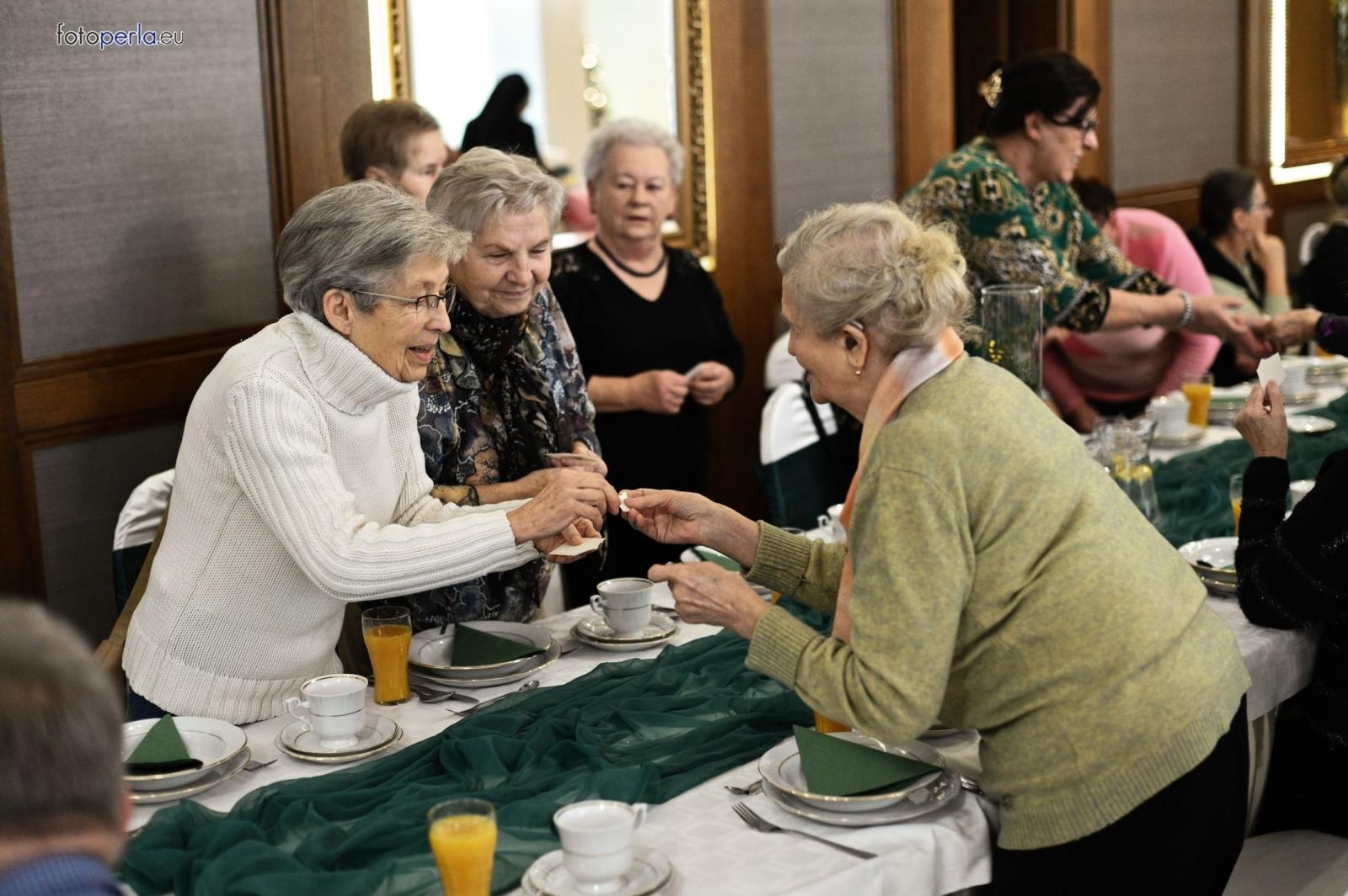 Zdjęcie w galerii na portalu naszraciborz.pl: Wigilia dla samotnych i potrzebujących mieszkańców gminy Krzanowice wiadomości z regionu