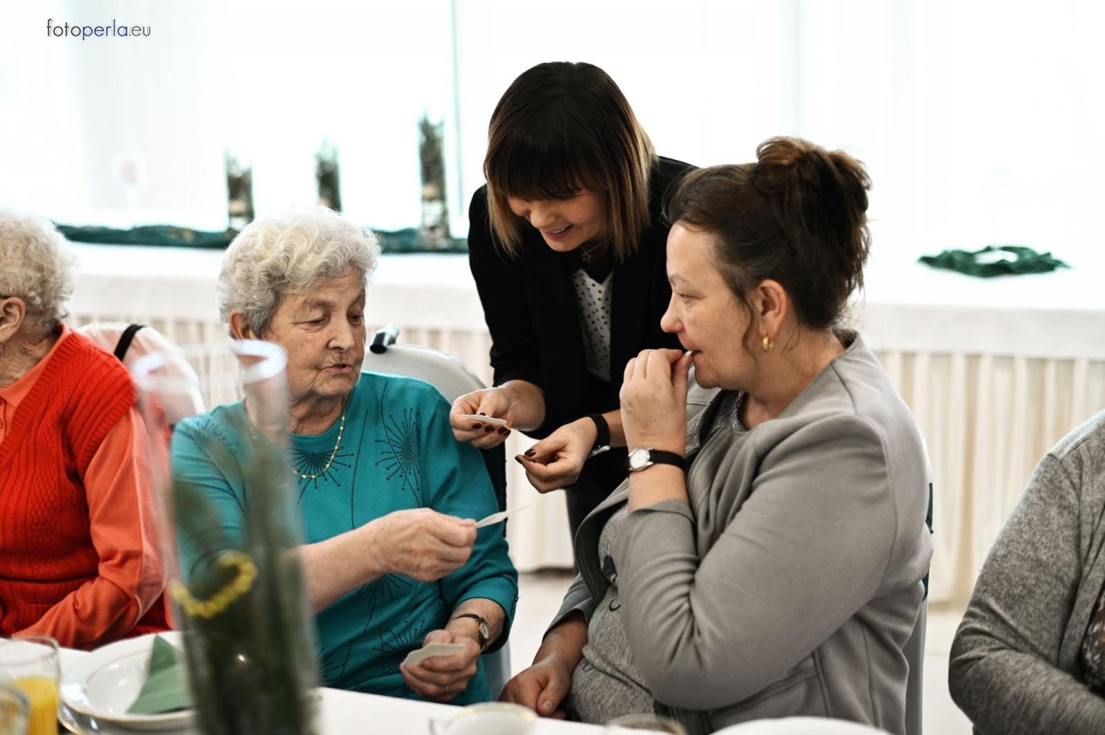Zdjęcie w galerii na portalu naszraciborz.pl: Wigilia dla samotnych i potrzebujących mieszkańców gminy Krzanowice wiadomości z regionu