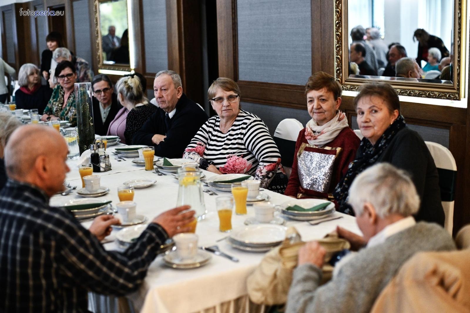Zdjęcie w galerii na portalu naszraciborz.pl: Wigilia dla samotnych i potrzebujących mieszkańców gminy Krzanowice wiadomości z regionu