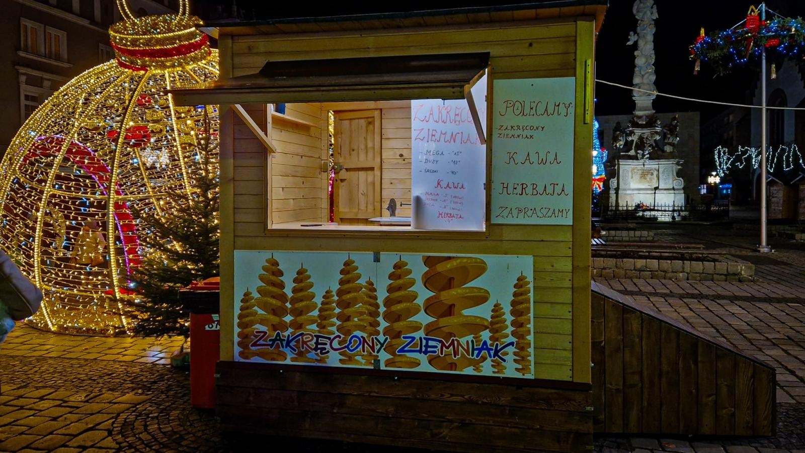 Zdjęcie w galerii na portalu naszraciborz.pl: Jarmark Bożonarodzeniowy na Rynku w Raciborzu wciąż trwa wiadomości z regionu