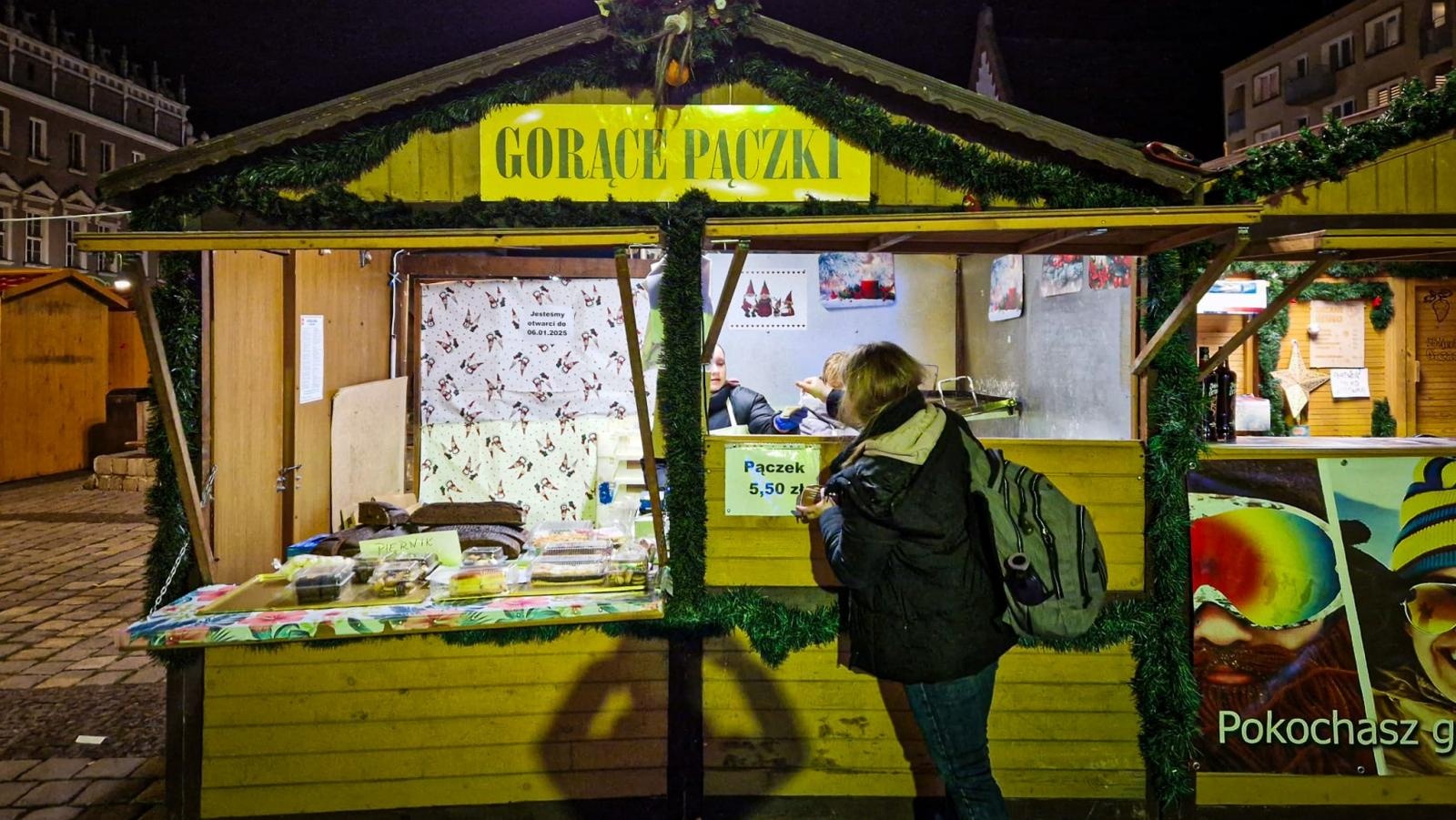 Zdjęcie w galerii na portalu naszraciborz.pl: Jarmark Bożonarodzeniowy na Rynku w Raciborzu wciąż trwa wiadomości z regionu