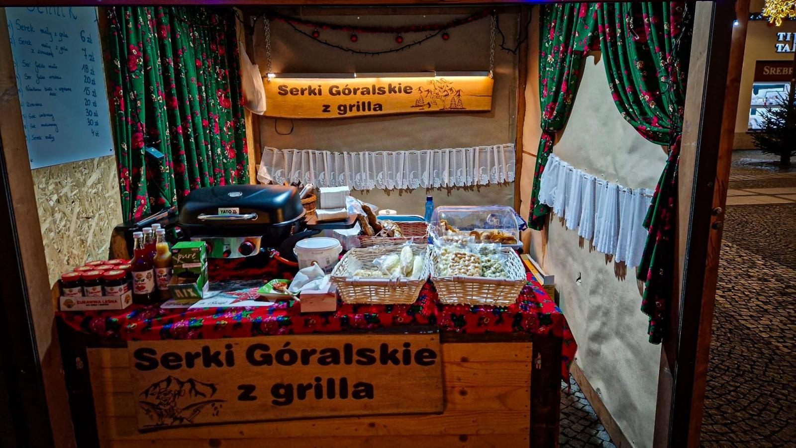 Zdjęcie w galerii na portalu naszraciborz.pl: Jarmark Bożonarodzeniowy na Rynku w Raciborzu wciąż trwa wiadomości z regionu