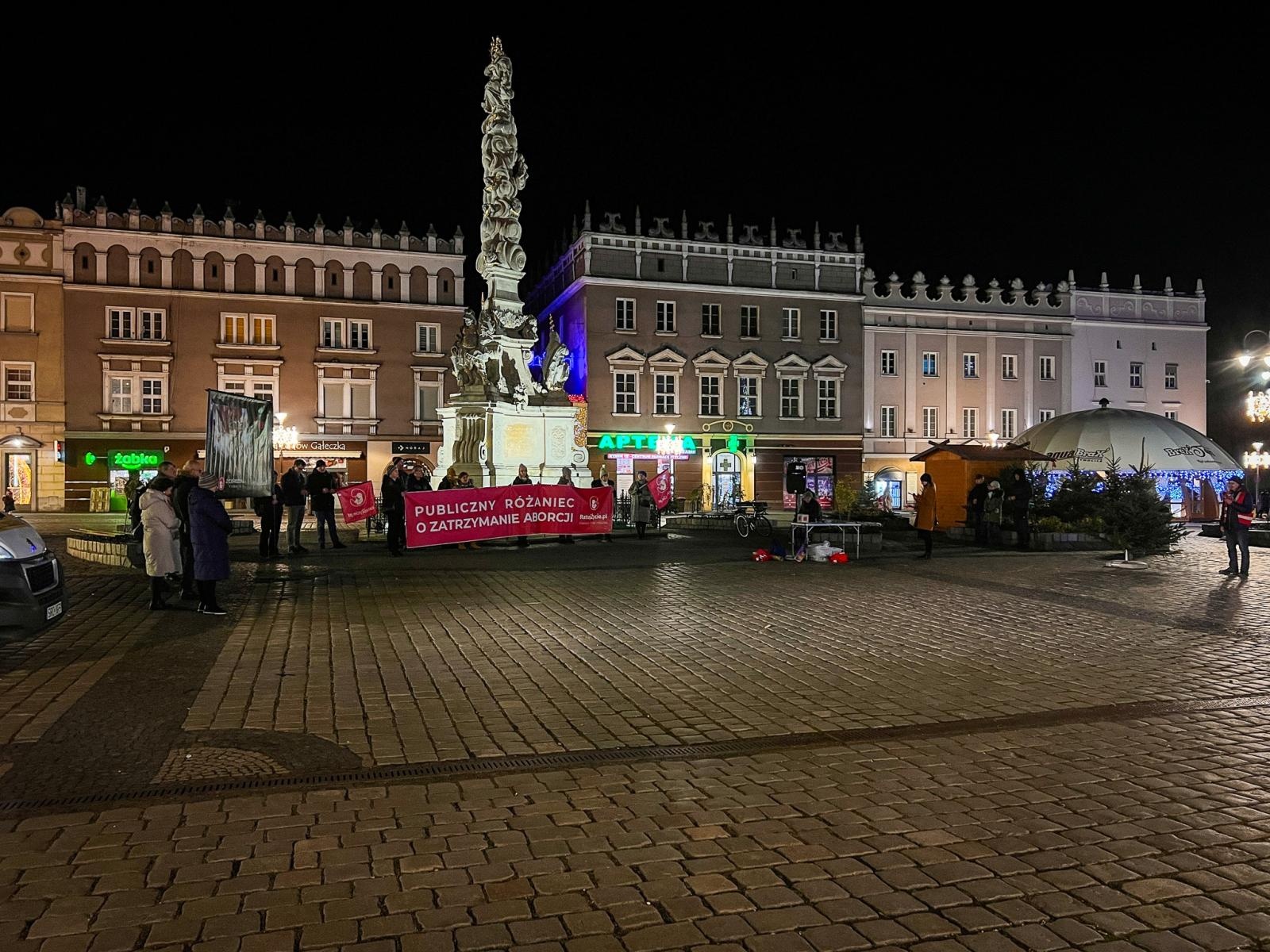 Zdjęcie w galerii na portalu naszraciborz.pl: Odmówiono kolejny publiczny różaniec w Raciborzu wiadomości z regionu