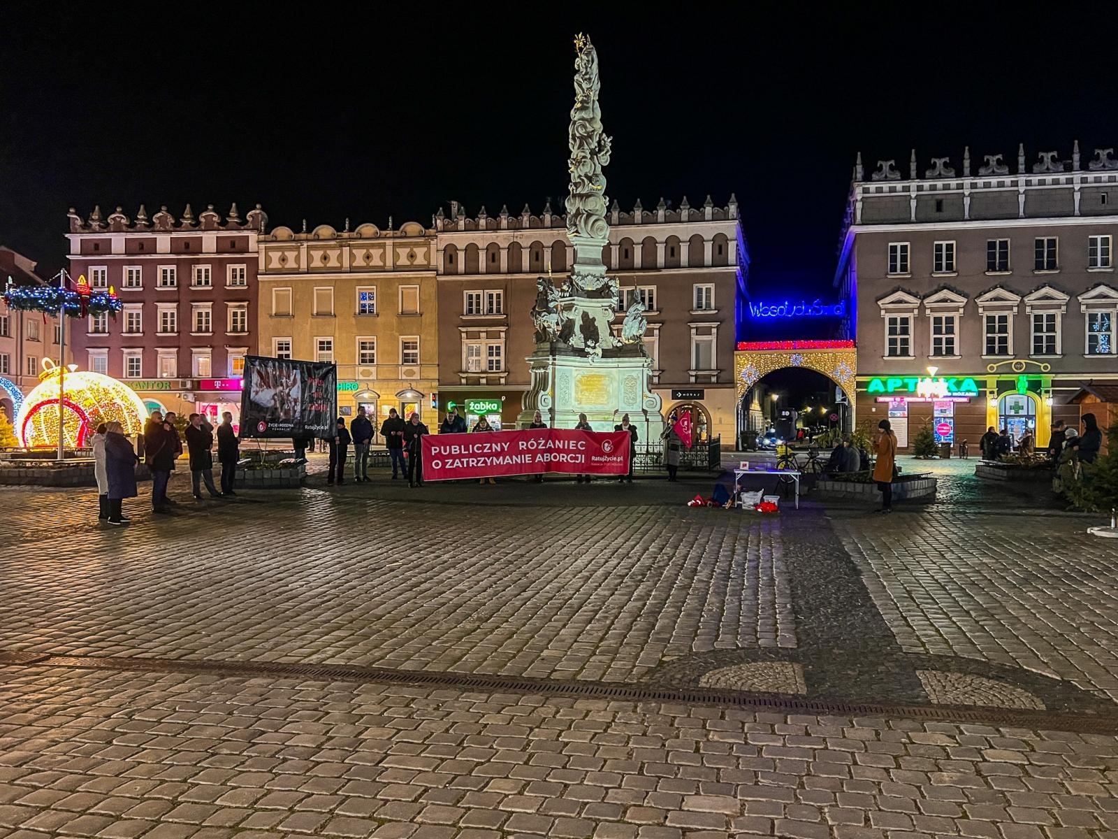 Zdjęcie w galerii na portalu naszraciborz.pl: Odmówiono kolejny publiczny różaniec w Raciborzu wiadomości z regionu
