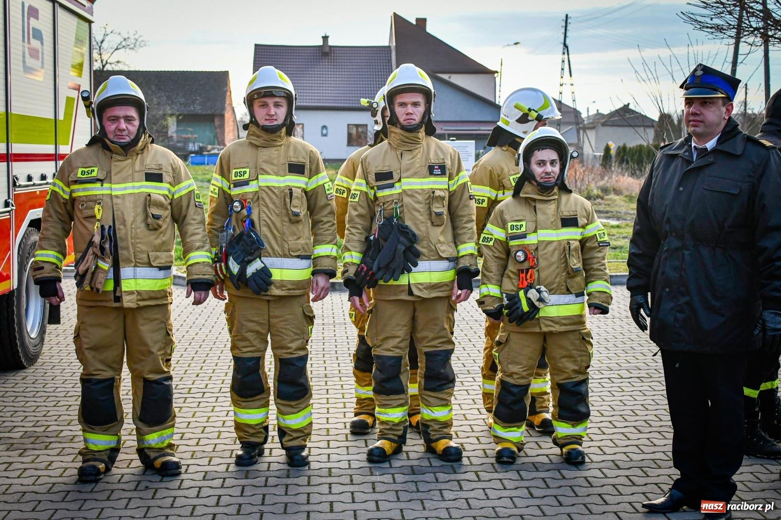 Zdjęcie w galerii na portalu naszraciborz.pl: W Pogrzebieniu miejscowej OSP uroczyście przekazano nowy wóz bojowy [FOTO i WIDEO] wiadomości z regionu