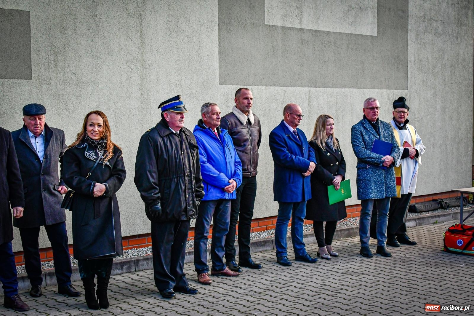 Zdjęcie w galerii na portalu naszraciborz.pl: W Pogrzebieniu miejscowej OSP uroczyście przekazano nowy wóz bojowy [FOTO i WIDEO] wiadomości z regionu