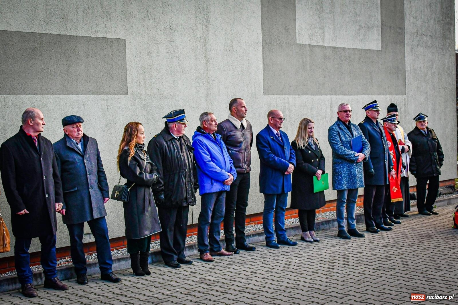 Zdjęcie w galerii na portalu naszraciborz.pl: W Pogrzebieniu miejscowej OSP uroczyście przekazano nowy wóz bojowy [FOTO i WIDEO] wiadomości z regionu