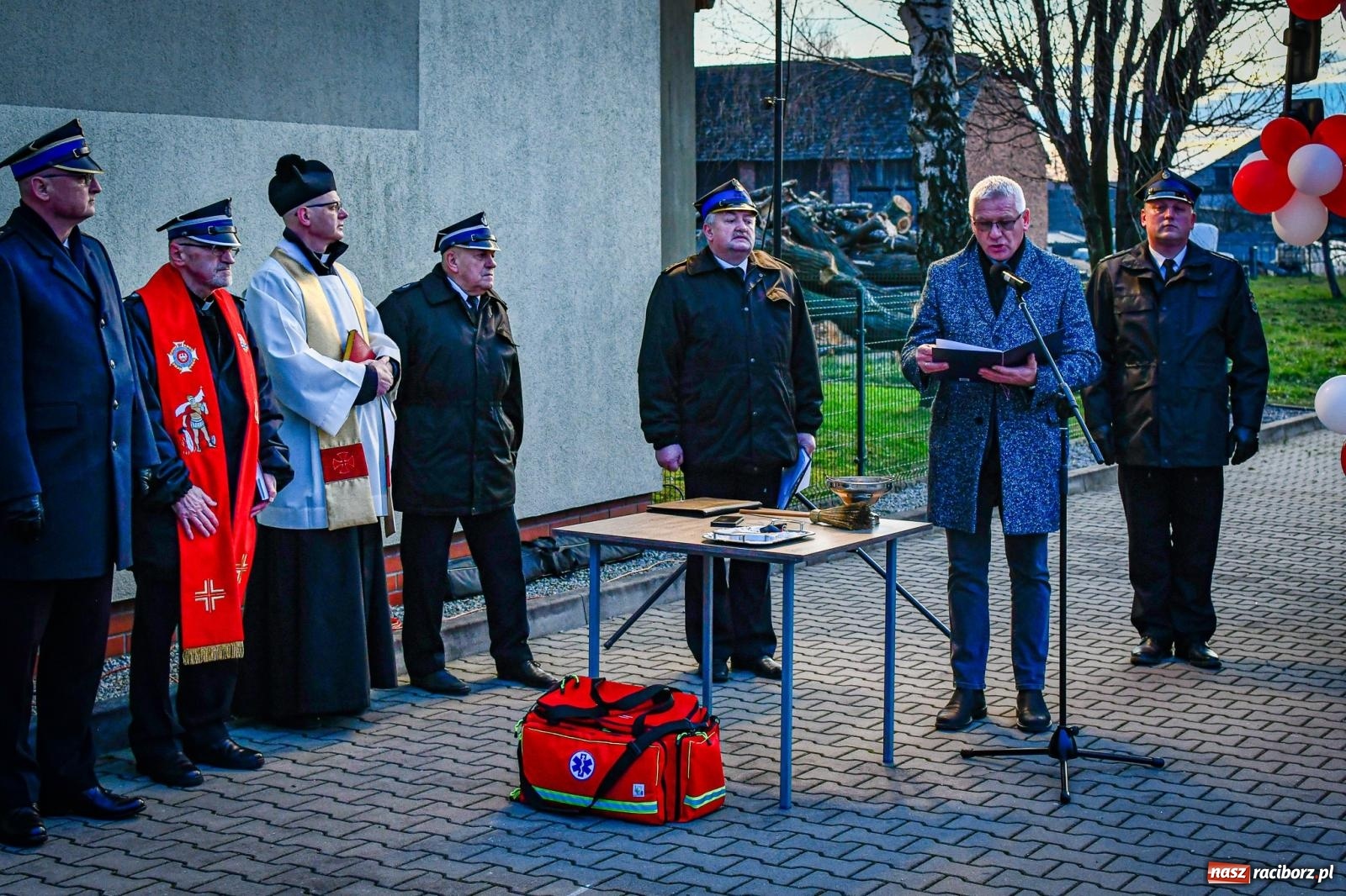Zdjęcie w galerii na portalu naszraciborz.pl: W Pogrzebieniu miejscowej OSP uroczyście przekazano nowy wóz bojowy [FOTO i WIDEO] wiadomości z regionu