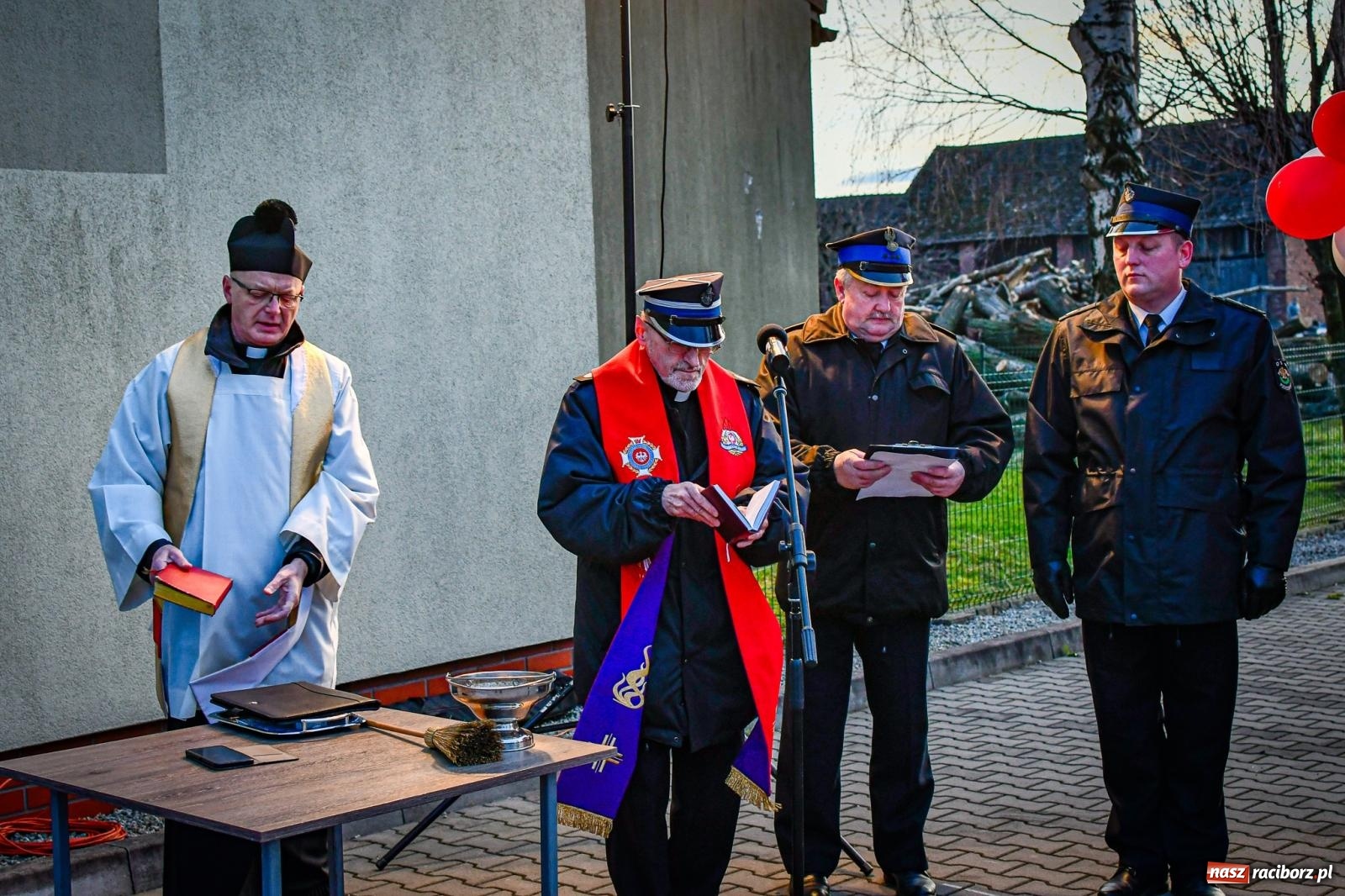 Zdjęcie w galerii na portalu naszraciborz.pl: W Pogrzebieniu miejscowej OSP uroczyście przekazano nowy wóz bojowy [FOTO i WIDEO] wiadomości z regionu