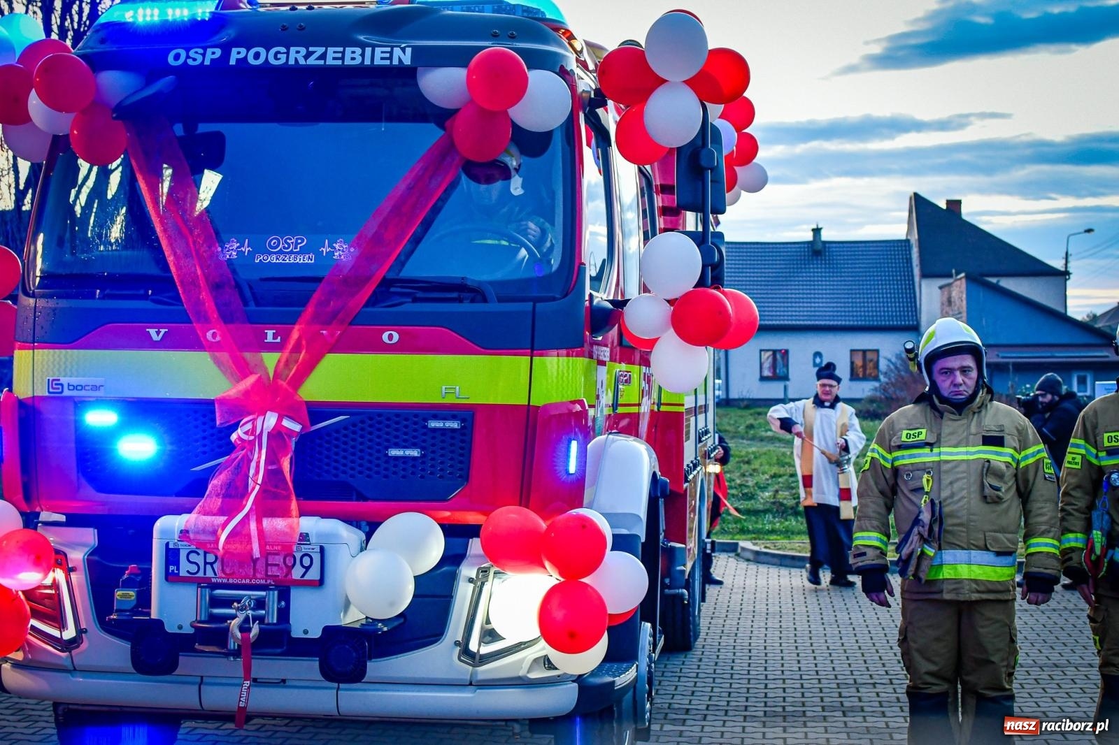 Zdjęcie w galerii na portalu naszraciborz.pl: W Pogrzebieniu miejscowej OSP uroczyście przekazano nowy wóz bojowy [FOTO i WIDEO] wiadomości z regionu