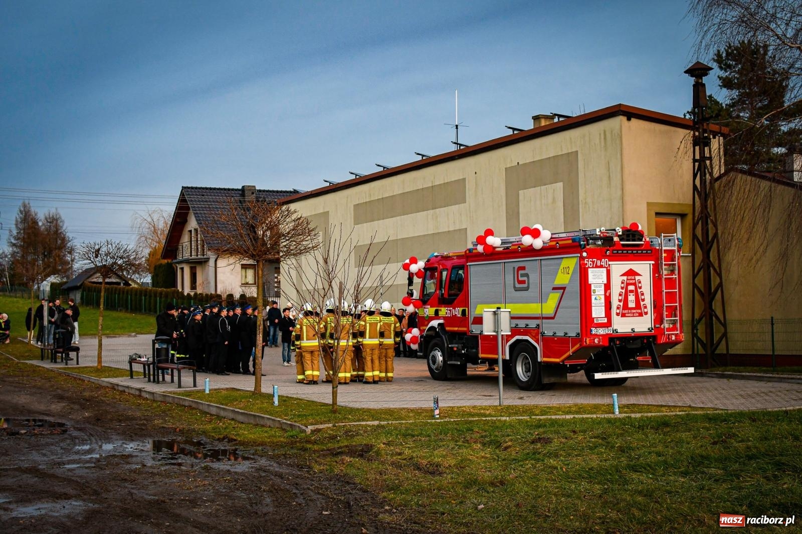 Zdjęcie w galerii na portalu naszraciborz.pl: W Pogrzebieniu miejscowej OSP uroczyście przekazano nowy wóz bojowy [FOTO i WIDEO] wiadomości z regionu