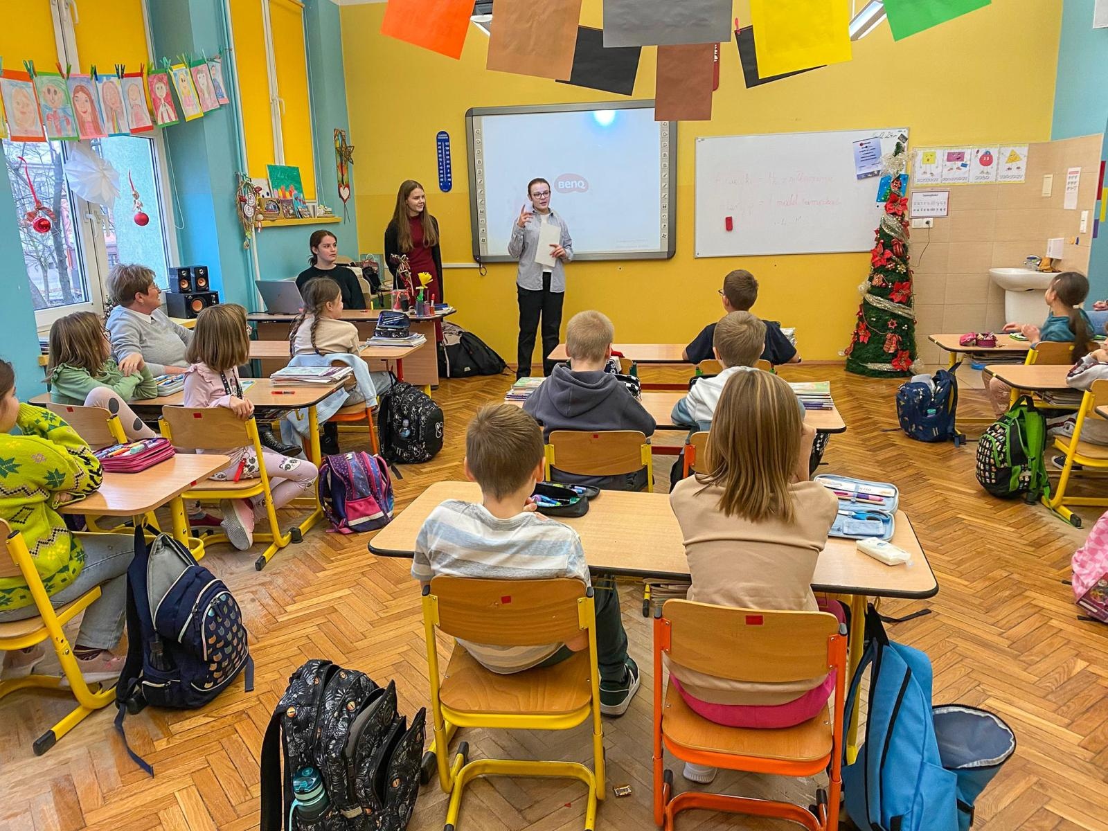 Zdjęcie w galerii na portalu naszraciborz.pl: Sztuka emocji – młodzież z Raciborza uczy, jak radzić sobie z uczuciami wiadomości z regionu