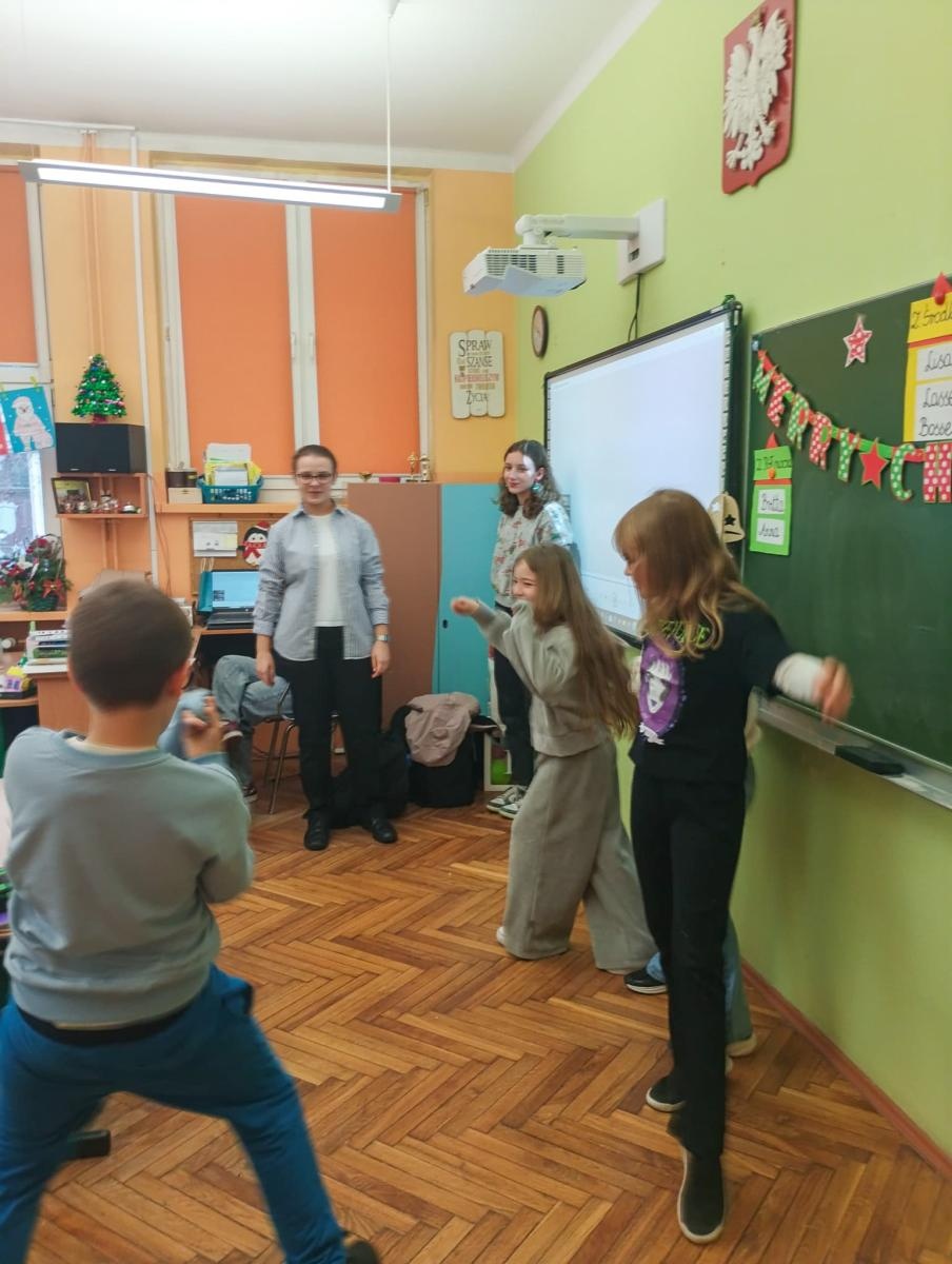 Zdjęcie w galerii na portalu naszraciborz.pl: Sztuka emocji – młodzież z Raciborza uczy, jak radzić sobie z uczuciami wiadomości z regionu