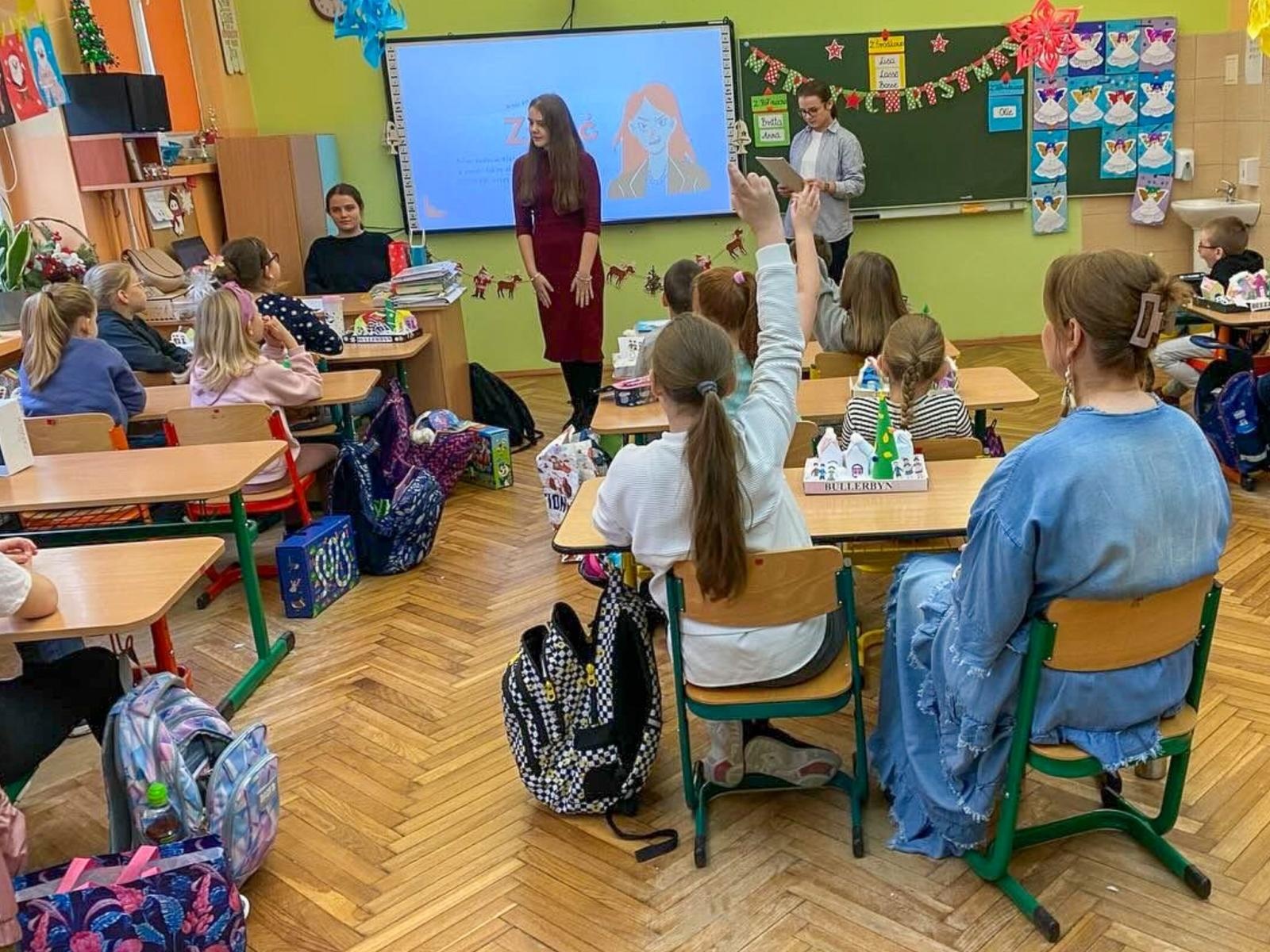 Zdjęcie w galerii na portalu naszraciborz.pl: Sztuka emocji – młodzież z Raciborza uczy, jak radzić sobie z uczuciami wiadomości z regionu