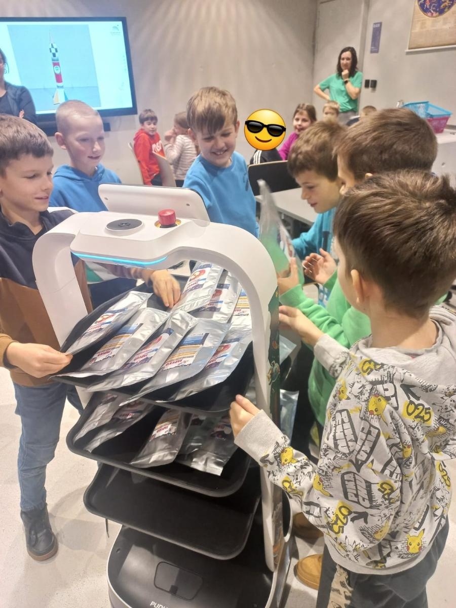 Zdjęcie w galerii na portalu naszraciborz.pl: Uczniowie ZSP1 w Raciborzu o jeden krok do... Kosmosu wiadomości z regionu