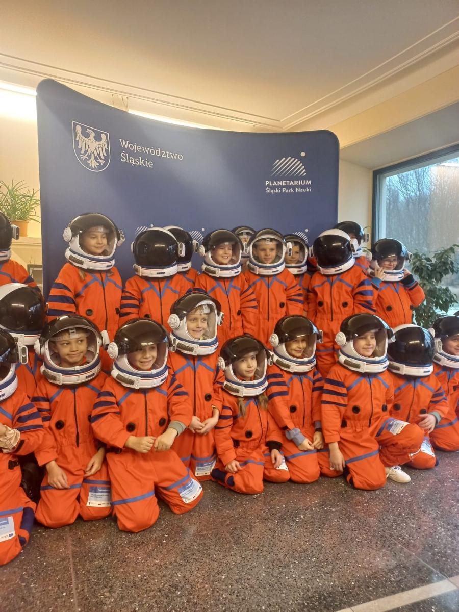 Zdjęcie w galerii na portalu naszraciborz.pl: Uczniowie ZSP1 w Raciborzu o jeden krok do... Kosmosu wiadomości z regionu