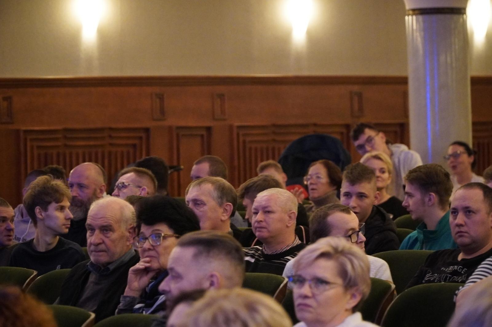 Zdjęcie w galerii na portalu naszraciborz.pl: Opowieść Wigilijna w wykonaniu uczestników WTZ Racibórz [FOTO i WIDEO] wiadomości z regionu
