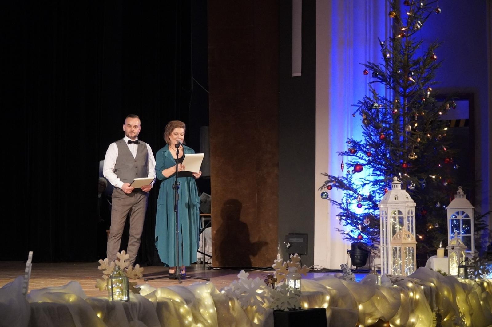 Zdjęcie w galerii na portalu naszraciborz.pl: Opowieść Wigilijna w wykonaniu uczestników WTZ Racibórz [FOTO i WIDEO] wiadomości z regionu