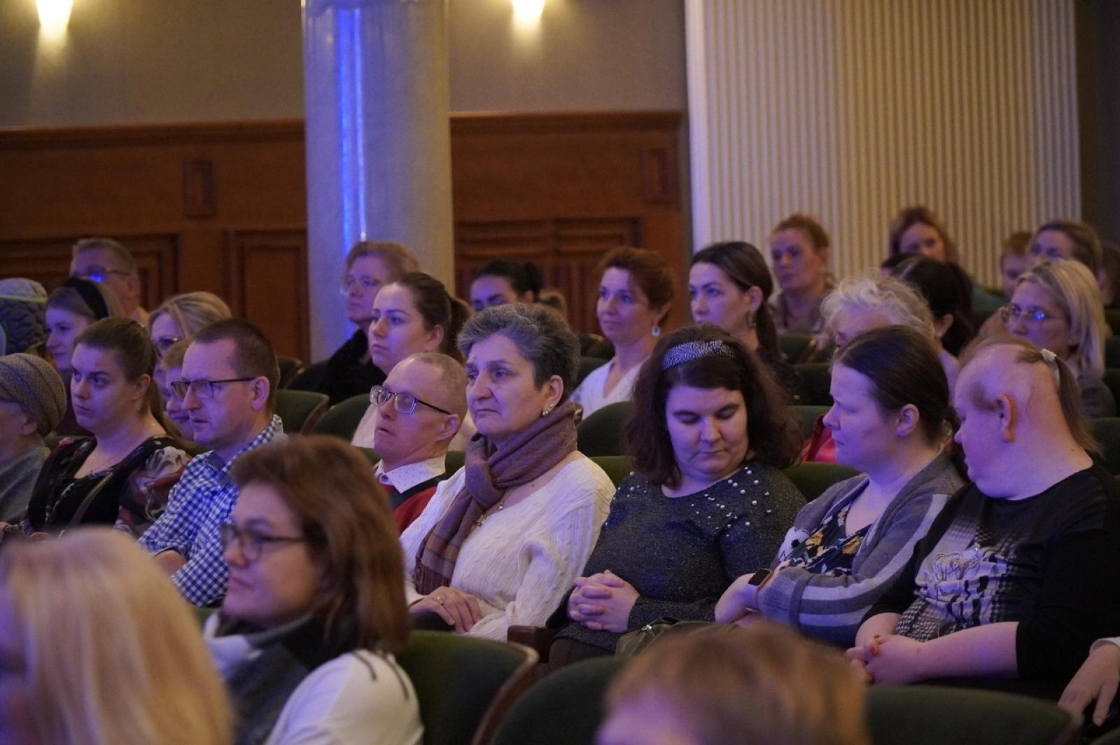 Zdjęcie w galerii na portalu naszraciborz.pl: Opowieść Wigilijna w wykonaniu uczestników WTZ Racibórz [FOTO i WIDEO] wiadomości z regionu