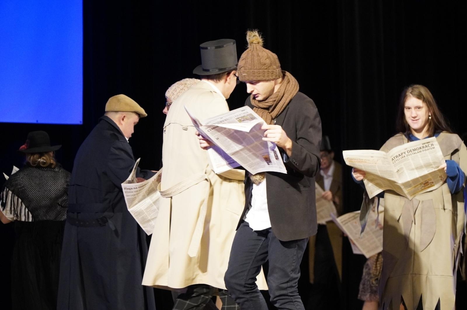 Zdjęcie w galerii na portalu naszraciborz.pl: Opowieść Wigilijna w wykonaniu uczestników WTZ Racibórz [FOTO i WIDEO] wiadomości z regionu