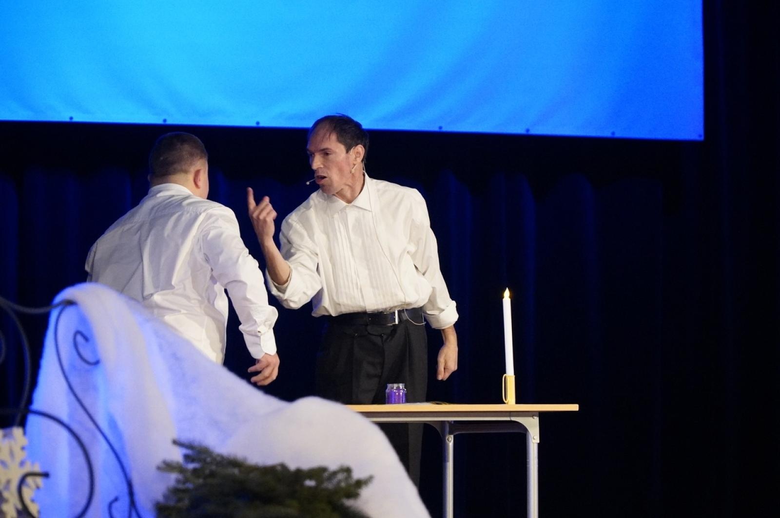 Zdjęcie w galerii na portalu naszraciborz.pl: Opowieść Wigilijna w wykonaniu uczestników WTZ Racibórz [FOTO i WIDEO] wiadomości z regionu