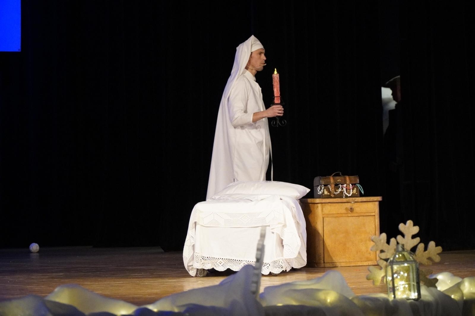 Zdjęcie w galerii na portalu naszraciborz.pl: Opowieść Wigilijna w wykonaniu uczestników WTZ Racibórz [FOTO i WIDEO] wiadomości z regionu