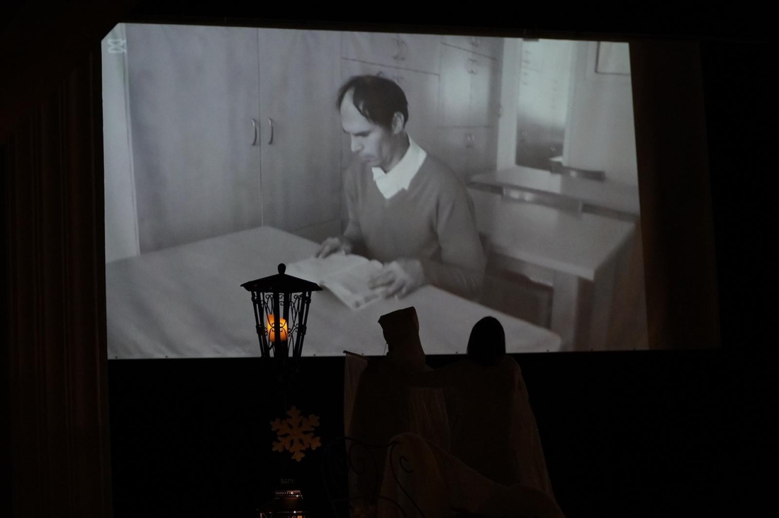 Zdjęcie w galerii na portalu naszraciborz.pl: Opowieść Wigilijna w wykonaniu uczestników WTZ Racibórz [FOTO i WIDEO] wiadomości z regionu