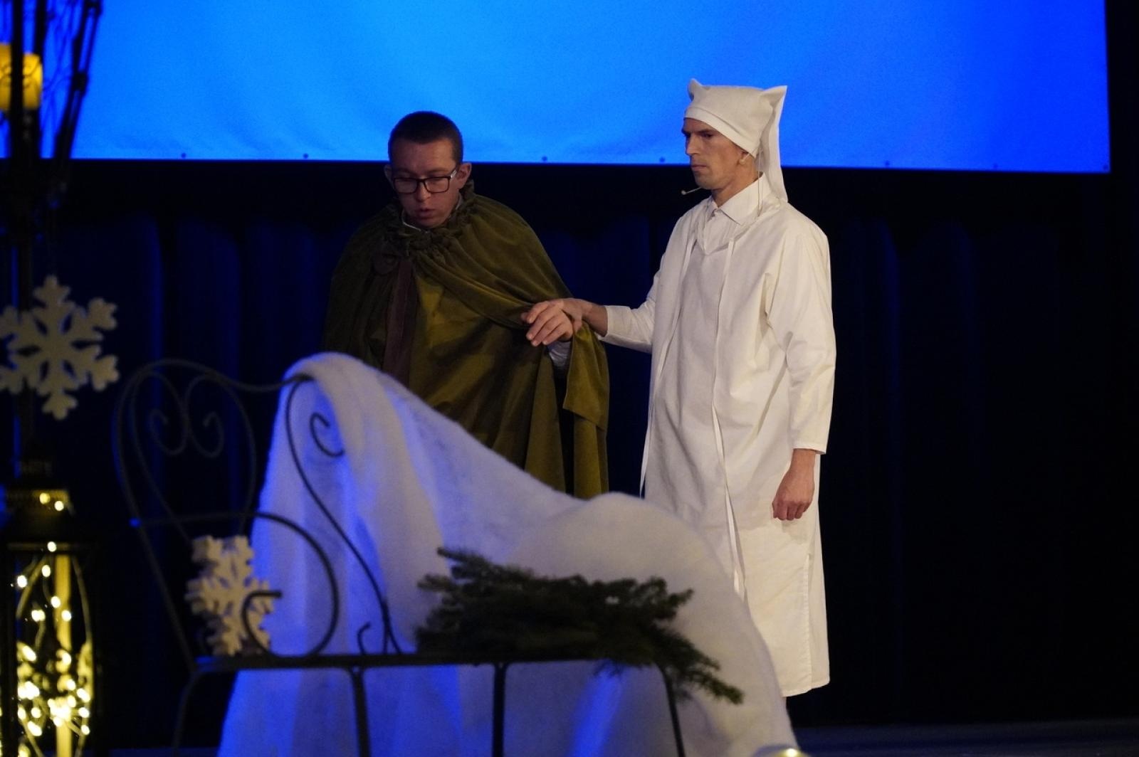 Zdjęcie w galerii na portalu naszraciborz.pl: Opowieść Wigilijna w wykonaniu uczestników WTZ Racibórz [FOTO i WIDEO] wiadomości z regionu