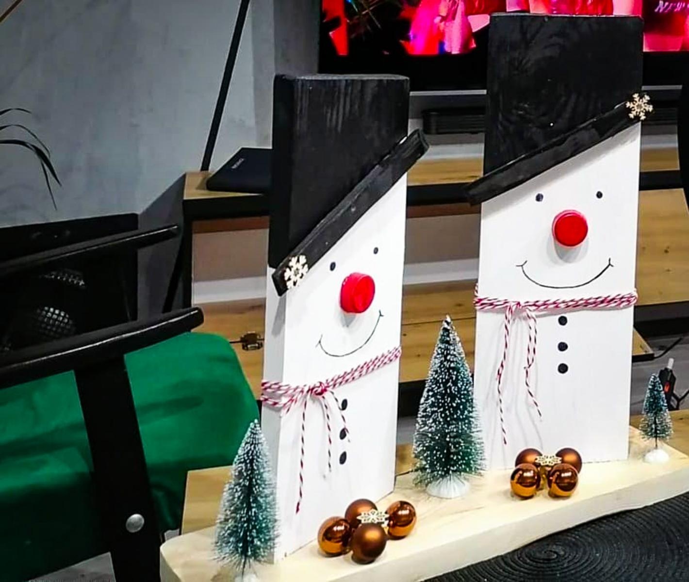 Zdjęcie w galerii na portalu naszraciborz.pl: Moc domowych słodkości na zamkowym jarmarku. Wspieramy Spektrum wiadomości z regionu