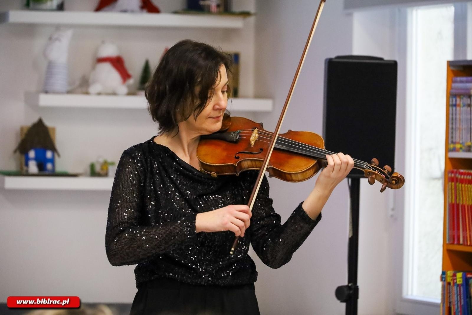 Zdjęcie w galerii na portalu naszraciborz.pl: Międzyprzedszkolny Przegląd Kolęd w Bibliotece. Wszyscy Pana witajcie i pięknie Mu zaśpiewajcie wiadomości z regionu