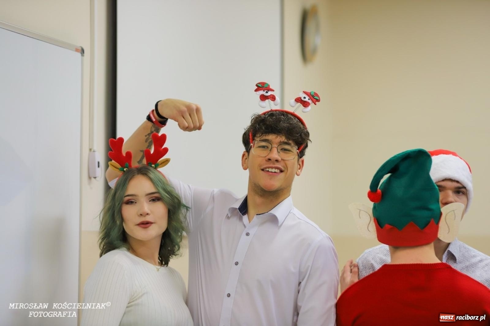 Zdjęcie w galerii na portalu naszraciborz.pl: Jasełka 2024 w Mechaniku. Magia świąt na scenie i w sercach wiadomości z regionu