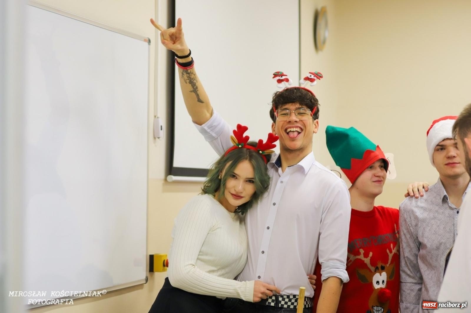 Zdjęcie w galerii na portalu naszraciborz.pl: Jasełka 2024 w Mechaniku. Magia świąt na scenie i w sercach wiadomości z regionu