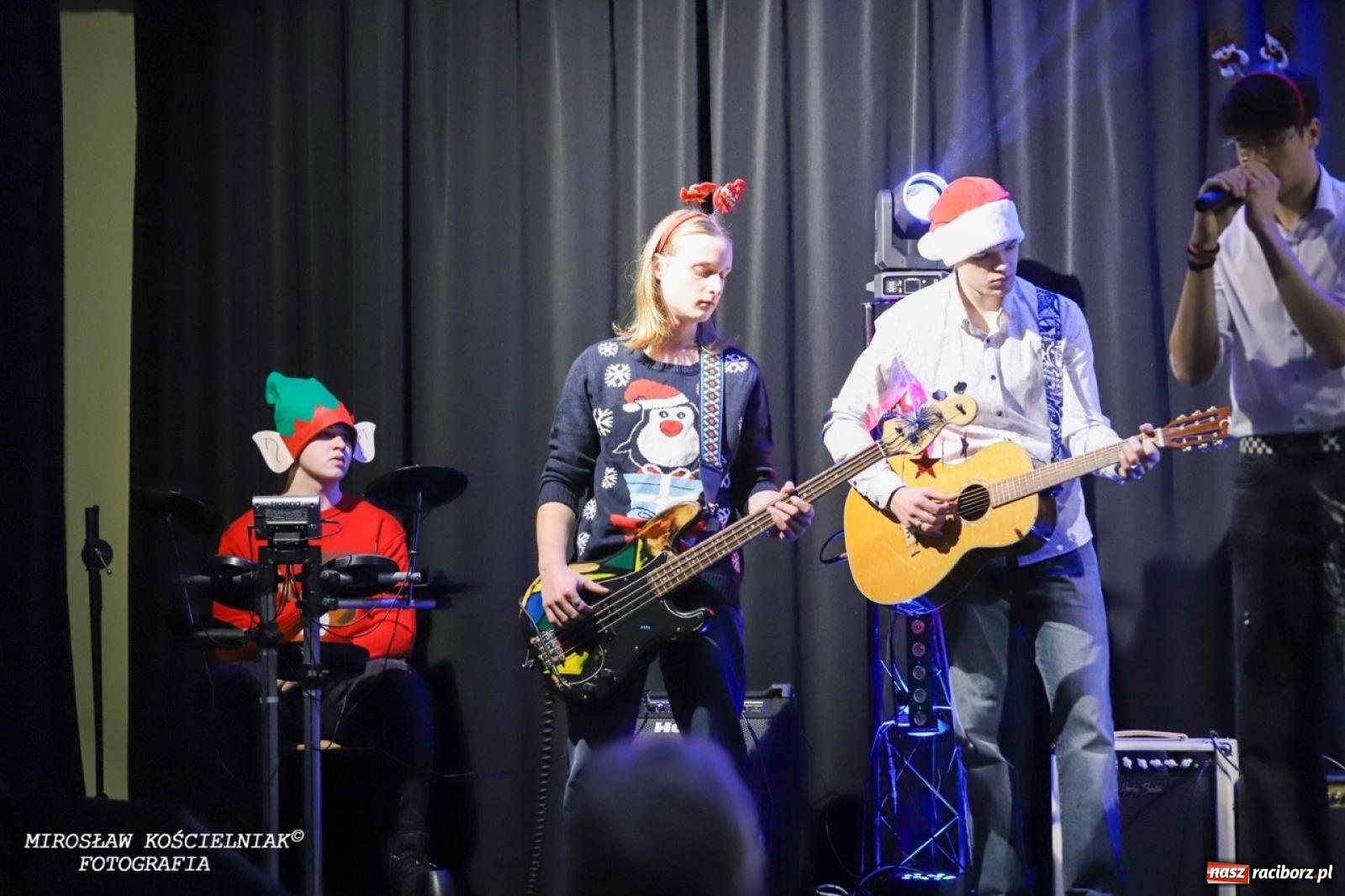 Zdjęcie w galerii na portalu naszraciborz.pl: Jasełka 2024 w Mechaniku. Magia świąt na scenie i w sercach wiadomości z regionu