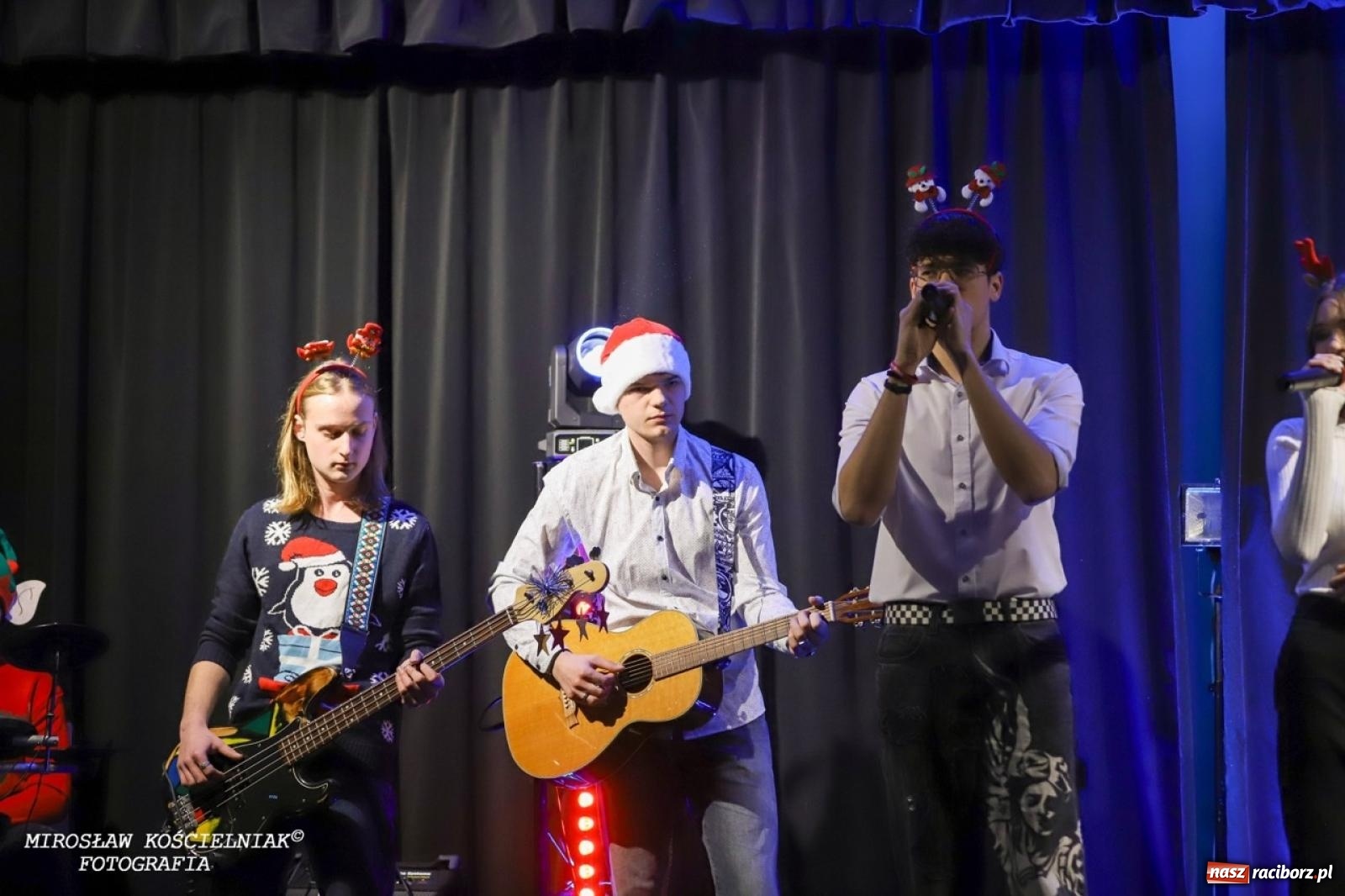 Zdjęcie w galerii na portalu naszraciborz.pl: Jasełka 2024 w Mechaniku. Magia świąt na scenie i w sercach wiadomości z regionu