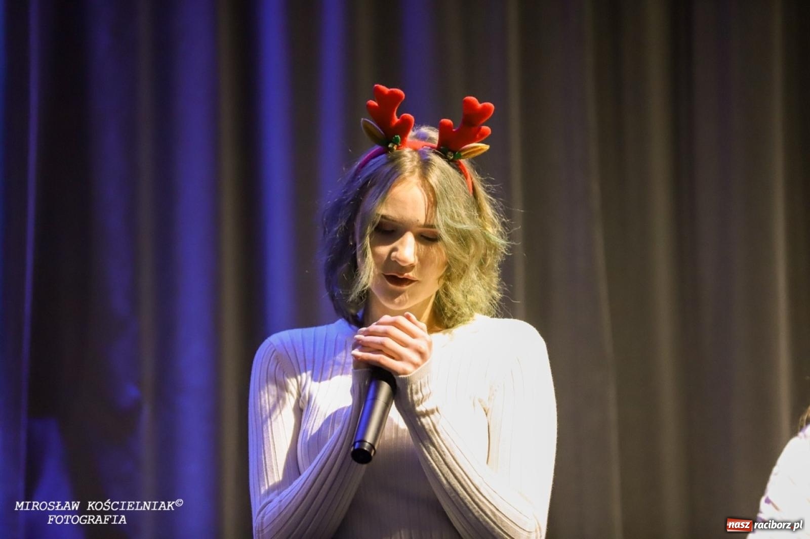 Zdjęcie w galerii na portalu naszraciborz.pl: Jasełka 2024 w Mechaniku. Magia świąt na scenie i w sercach wiadomości z regionu