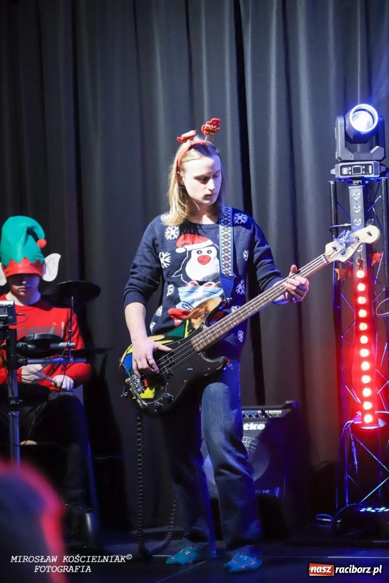 Zdjęcie w galerii na portalu naszraciborz.pl: Jasełka 2024 w Mechaniku. Magia świąt na scenie i w sercach wiadomości z regionu