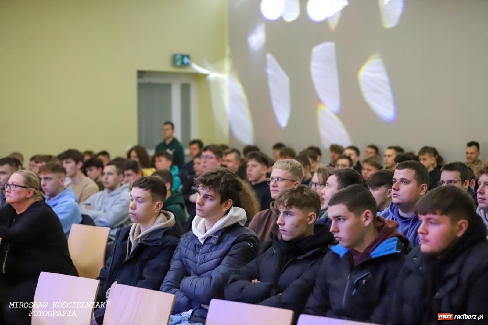 Zdjęcie w galerii na portalu naszraciborz.pl: Jasełka 2024 w Mechaniku. Magia świąt na scenie i w sercach wiadomości z regionu