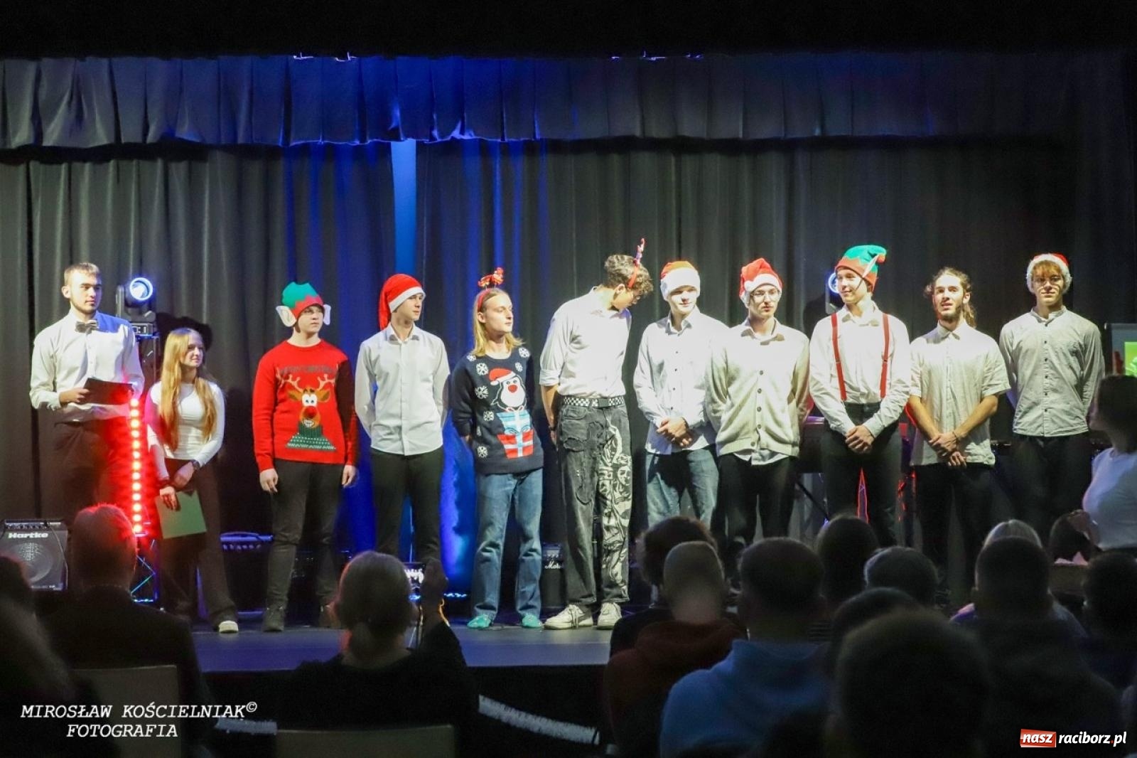 Zdjęcie w galerii na portalu naszraciborz.pl: Jasełka 2024 w Mechaniku. Magia świąt na scenie i w sercach wiadomości z regionu